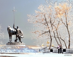 Памятник «Первопоселенец»