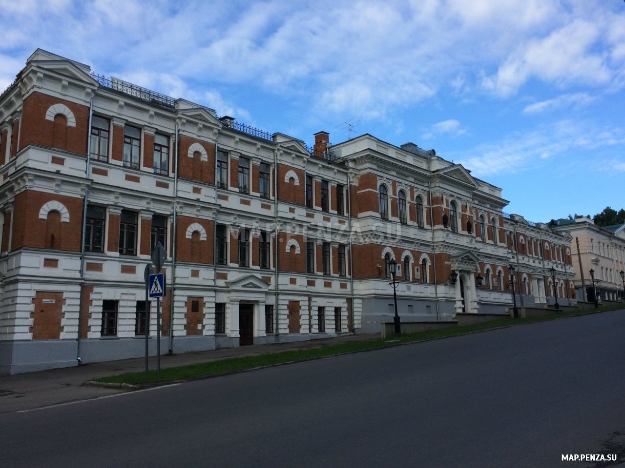 Пензенское художественное училище имени К.А. Савицкого, Современные, Достопримечательности, Цветные