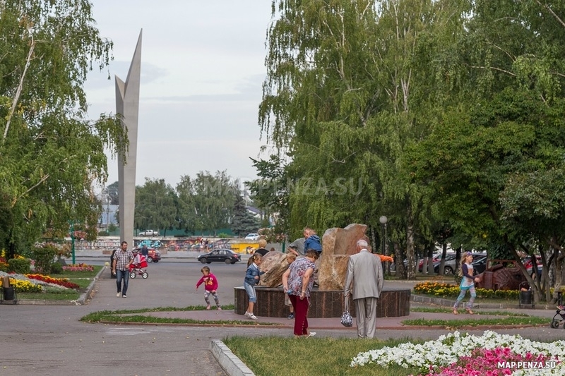 Сквер на улице Славы, Современные, Достопримечательности, Цветные