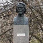 Бюст В.Г. Белинского (в сквере на улице Белинского), Современные, Достопримечательности, Цветные