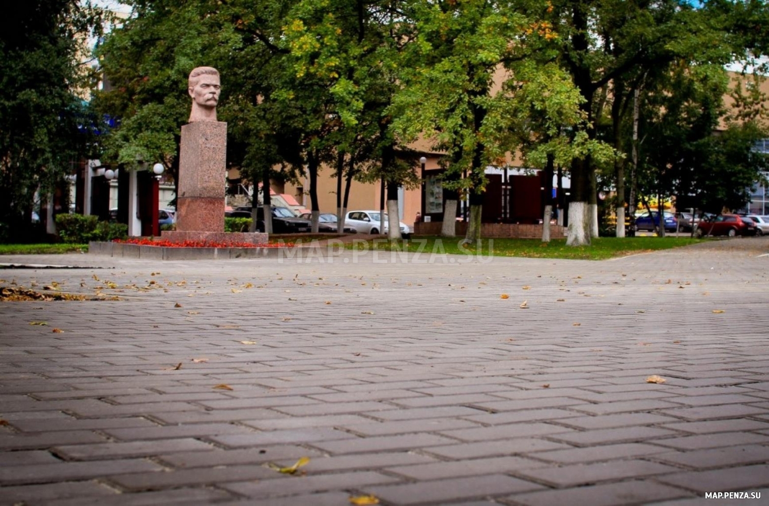 Бюст Максима Горького, Современные, Достопримечательности, Цветные