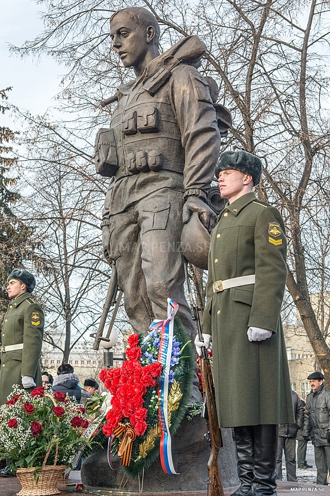 Мемориальный комплекс памяти пензенцев, погибших при исполнении воинского и служебного долга на Северном Кавказе в 1990-х – 2010-х годах, Современные, Достопримечательности, Цветные