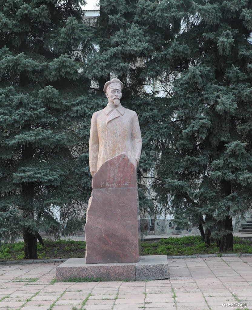 Памятник Ф.Э. Дзержинскому, Современные, Достопримечательности, Цветные