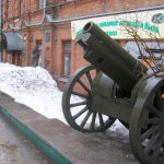 Две 122-мм гаубицы образца 1910-1930 гг., Современные, Достопримечательности, Цветные